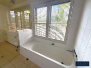 1307 Club Villa, Laguna Quays QLD 4800 House For Rent |...