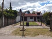 133 e/78 y 79. Casa 3 dormitorios venta La Plata