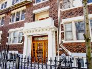 135 Earl Place 11 Toronto ON M4Y1M4