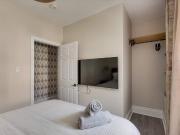 1364 Queen Street East 2 Bedroom Apartment for Rent at...
