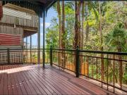 Spacious, Fully Furnished Flat Just 2.5km from Brisbane... Spacious, Fully Furnished Flat Just 2.5km from Brisbane...