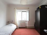138782 Quarto com cama de solteiro em.