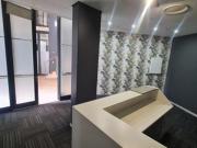 139m2 office to let in lombardy corp.