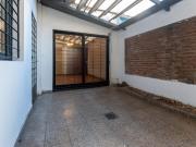 13 entre 61 y 62 La Plata PH Monoambiente con patio en VENTA