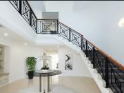 SPACIOUS WATERFRONT VILLA IN PRESTIGIOUS CALYPSO BAY... SPACIOUS WATERFRONT VILLA IN PRESTIGIOUS CALYPSO BAY...