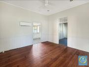 AIR CONDITIONED HIGH SET QUEENSLANDER!