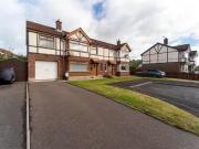 13 Woodford Grange