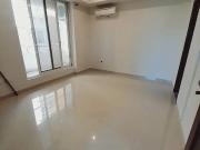 1400 Ft² Flat for Rent