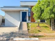 140 Área Útil Casa de Condomínio Alugar, 3 Dormitórios...