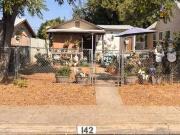 142 W BIRCH AVE, PINEDALE, CA 93650