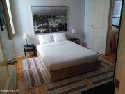 143729 Quarto com cama de casal em.