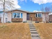 144 Capri Avenue NW Calgary AB T2L 0H5 For Sale