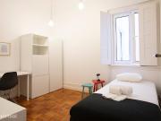 146744 Quarto com cama individual em.