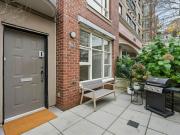 1468 Cedar Cottage Mews, Vancouver, BC, V5N 5Z1...