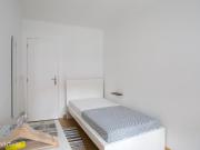 147410 Quarto com cama de solteiro em.