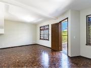 147 Área Útil Casa Alugar, 3 Dormitórios localizado em...