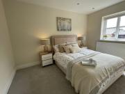 14 Crescent Drive GU12, 3 bedroom terraced house to rent...