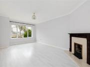 14 Earlsfort View, Lucan, County Dublin TEAM LORRAINE...