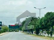 14 marla plot available for sale in d block multi...