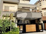 14 Marla Slightly Used House Available For Rent