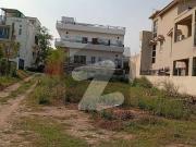 14 Marlas Triple Story Corner House For Sale