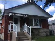 14 Maxim Crescent Lower Toronto ON M1P 1Y2 1 Bedroom...