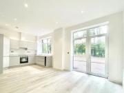 14 Oaklands Park, Parkview House, Wokingham, 2 Bedroom...