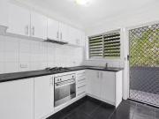 1/4 Roseglen Street, Greenslopes, QLD 4120