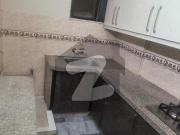 1500 Square Feet Flat Up For rent In Tariq Road