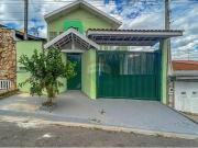 150 Área Útil Casa Alugar, 3 Dormitórios localizado em...