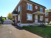 150 152 Rue Dollier, Saint Jean Sur Richelieu, QC, J3B 3P8.