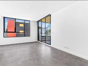 Light Filled Apartment with Study & Balcony