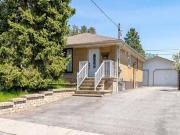 1519 Lakeside Street Oshawa ON L1J 3Y4 3 Bedroom House...