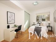 Large Modern Apartment with Spacious Living Areas