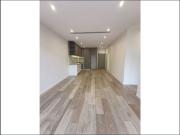 Spacious Two Bedroom Apartment With Car Park in...