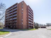 156015701580 Adelaide Street North Apartments 1580...