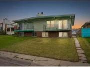 156 Pinehill Road Ne, Calgary, AB, T1Y 2C4 house for sale L.