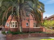 1/5 Avoca Court, Elwood, VIC 3184