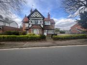 15 bedroom detached house for sale in Compton Avenue,...
