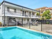 1/5 Leonard Avenue, Surfers Paradise, QLD 4217
