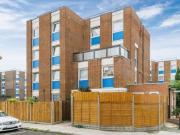 15 Sturdy House, Gernon Road, Bow. 4 bed flat to rent...