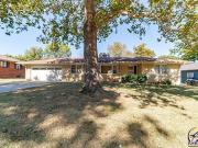 1608 SW 26th St, Topeka, KS 66611