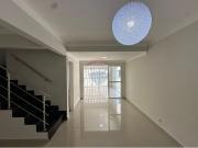 160 Área Útil Casa de Condomínio Alugar, 3 Dormitórios...