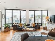 1610 989 Nelson Street Vancouver, British Columbia