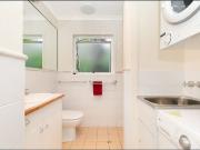 Bright & Breezy 2 Bedroom Unit in Prime Kangaroo Point... Bright & Breezy 2 Bedroom Unit in Prime Kangaroo Point...