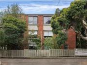 16/26 Brougham Street, North Melbourne Apartment for...