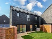 £1675 Rent Credit Shenley Wood. 3 bed detached house to...