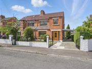 16 Ashton Park