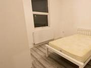 16 Barrett's Grove, London, N16 8AP, United Kingdom...