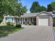 16 Brightbay Crescent